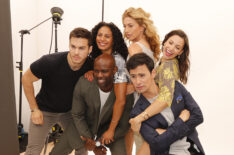 Chris Wood, Christina Moses, David Gyasi, Claudia Black, Kristen Gutoskie, and George Young of Containment at ComicCon