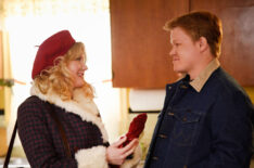 Kirsten Dunst as Peggy Blumquist, Jesse Plemons as Ed Blumquist in Fargo