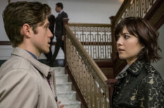 Aaron Tveit and Mary Elizabeth Winstead in BrainDead