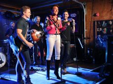 ALL ACCESS NASHVILLE: CELEBRATING THE CMA AWARDS WITH ROBIN ROBERTS