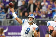 Matthew Stafford #9 of the Detroit Lions passes the ball in the first quarter of the game against the Minnesota Vikings on October 1, 2017