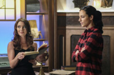 Amy Louise Pemberton as Gideon and Tala Ashe as Zari in DC's Legends of Tomorrow - 'Here I Go Again'