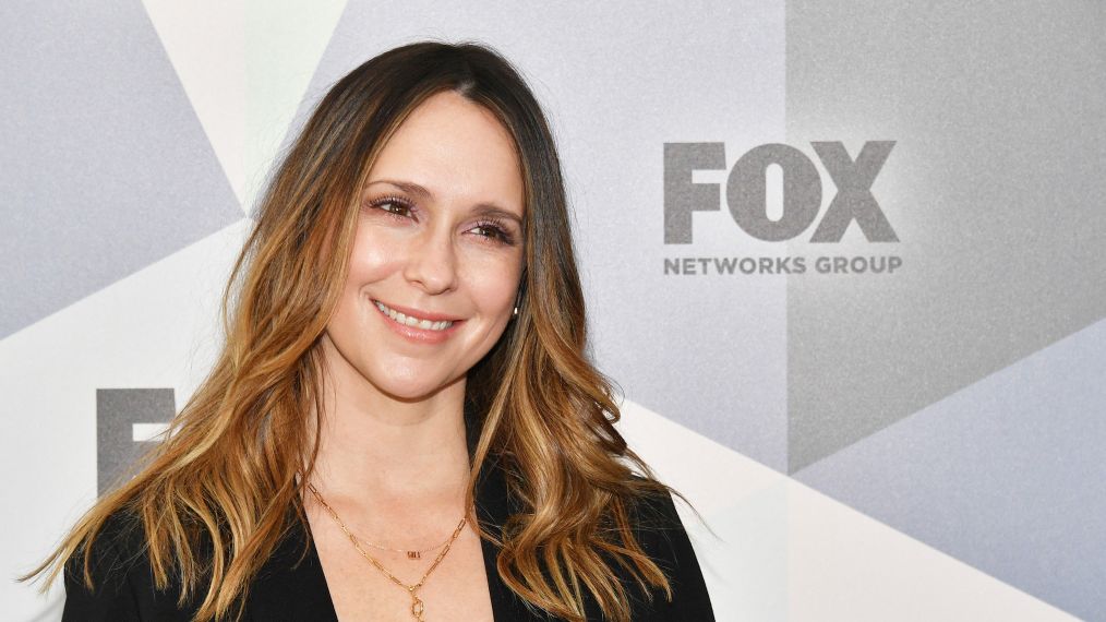 Jennifer Love Hewitt to Replace Connie Britton on Fox\u2019s \u20189 