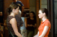 Gilmore Girls - Lauren Graham, Alexis Bledel - 'The Lorelai's First Day At Yale'
