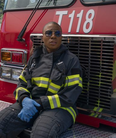 '9-1-1' Boss on Bobby & Athena's Big Moment & Buck's 'Perilous ...