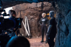 Wallis Day as Nyssa-Vex behind the scenes of Krypton - Season 2 - 'Ghost in the Fire'