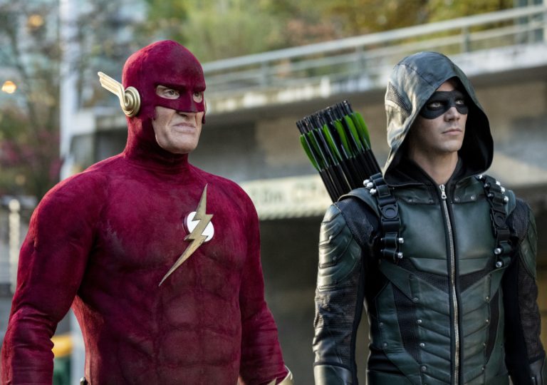 Crisis On Infinite Earths John Wesley Shipp To Return For The Cw Crossover Event