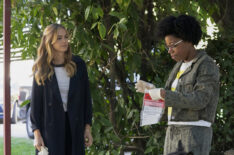 Emily Wickersham as NCIS Special Agent Eleanor 'Ellie' Bishop, Diona Reasonover as Forensic Scientist Kasie Hines in NCIS - Institutionalized