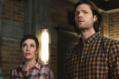 Kim Rhodes as Jody Mills and Jared Padalecki as Sam Winchester in Supernatural Season 15 Episode 12 - 'Galaxy Brain'