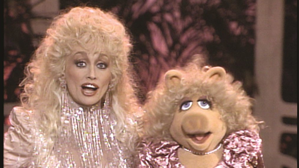 See Dolly Parton & Miss Piggy's Never-Before-Released Duet to 'I'm a