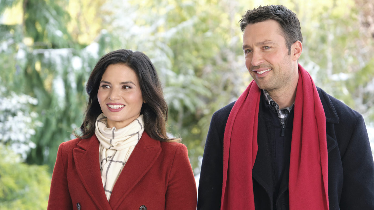 'Christmas With the Darlings': Katrina Law on Her Latest Hallmark Movie