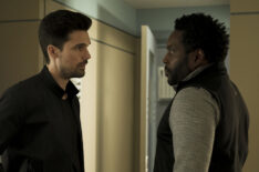 Steven Strait as Holden and Chad Coleman as Fred Johnson in The Expanse