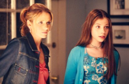 Sarah Michelle Gellar and Michelle Trachtenberg in Buffy the Vampire Slayer