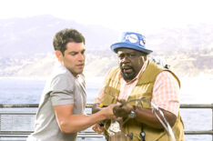 Max Greenfield (Dave Johnson) and Cedric the Entertainer (Calvin Butler) in The Neighborhood - 'Welcome to the Surprise'