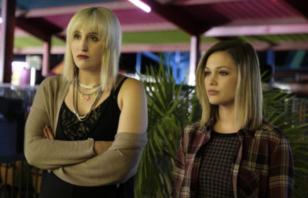 Harley Quinn Smith as Mallory and Olivia Holt as Kate in Cruel Summer