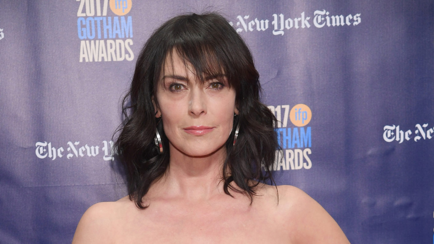 Michelle Forbes. 