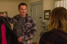 Julian McMahon as Supervisory Special Agent Jess LaCroix, Jen Landon as Sarah Allen in FBI Most Wanted