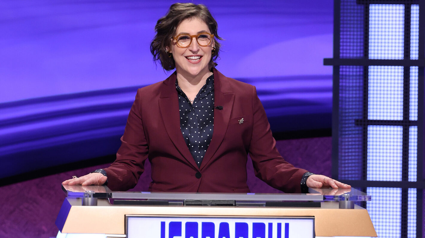 'Jeopardy!': Mayim Bialik Makes Slight Change to Show – And Viewers ...