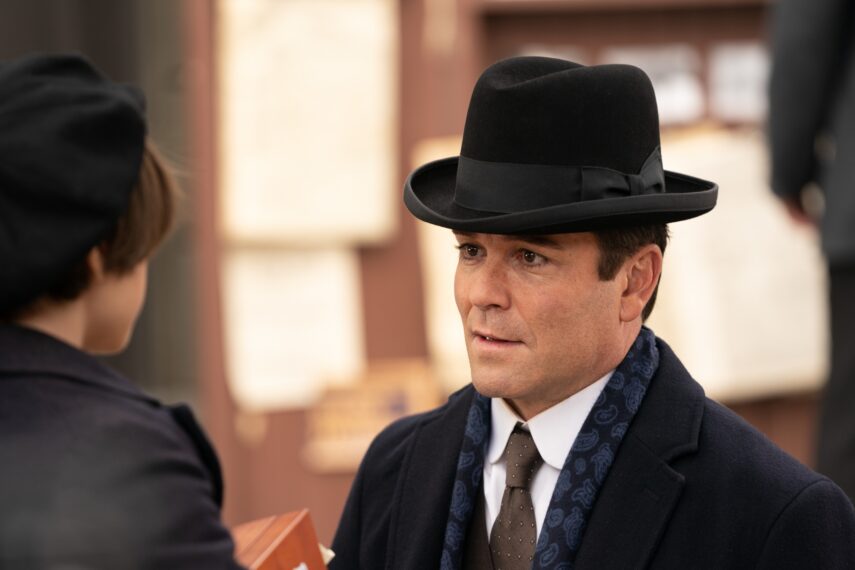 Murdoch Christmas Special 2022 Murdoch Mysteries': Yannick Bisson Previews Record-Breaking Season 15