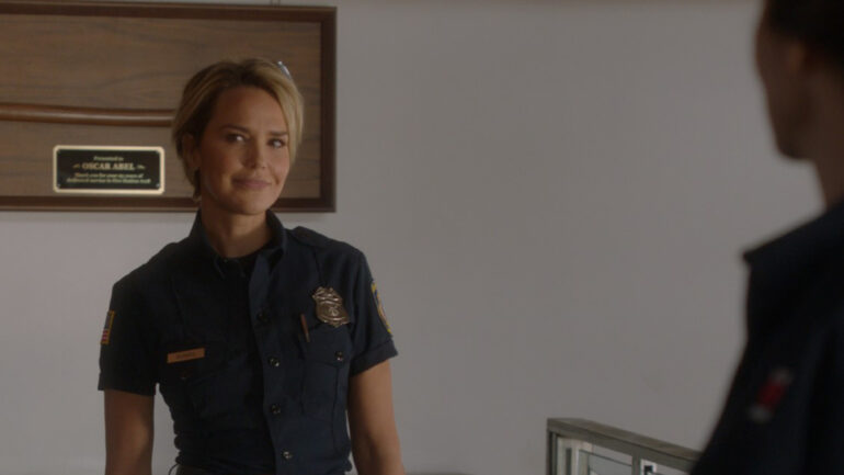 '9-1-1' Boss & Arielle Kebbel on Lucy, That Kiss, and Buck's Future ...