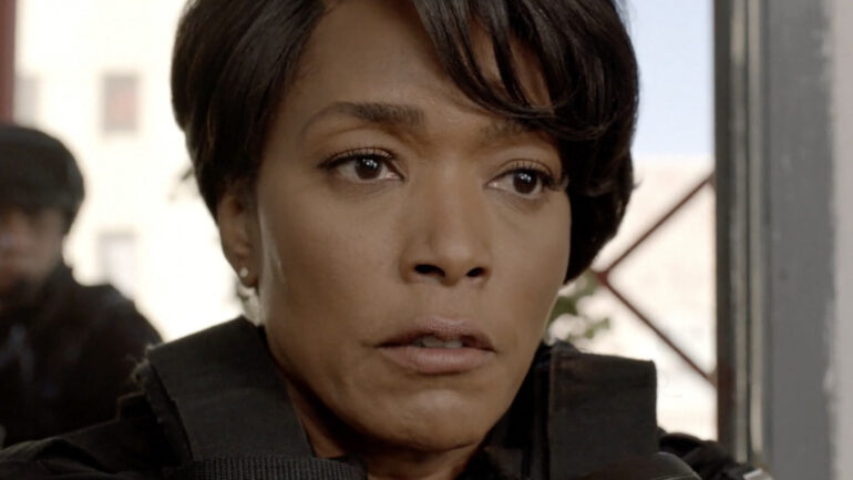 '9-1-1' Crossover: Angela Bassett to Guest Star as Athena Grant on ...