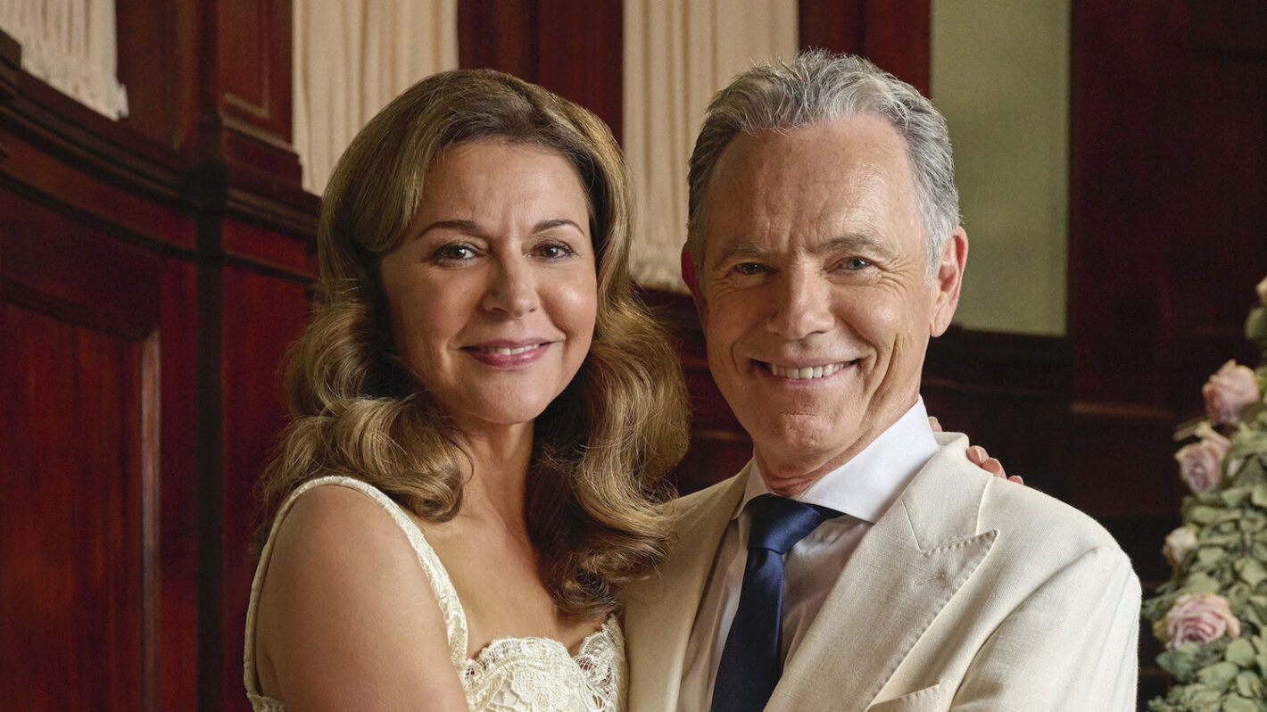 'The Resident': Bruce Greenwood & Jane Leeves on KitBell's 'Intimate ...