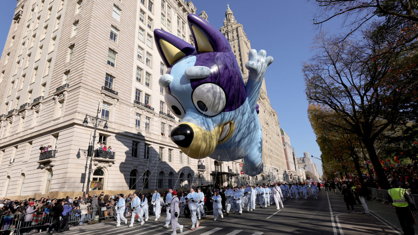 Charlotte thanksgiving parade tv