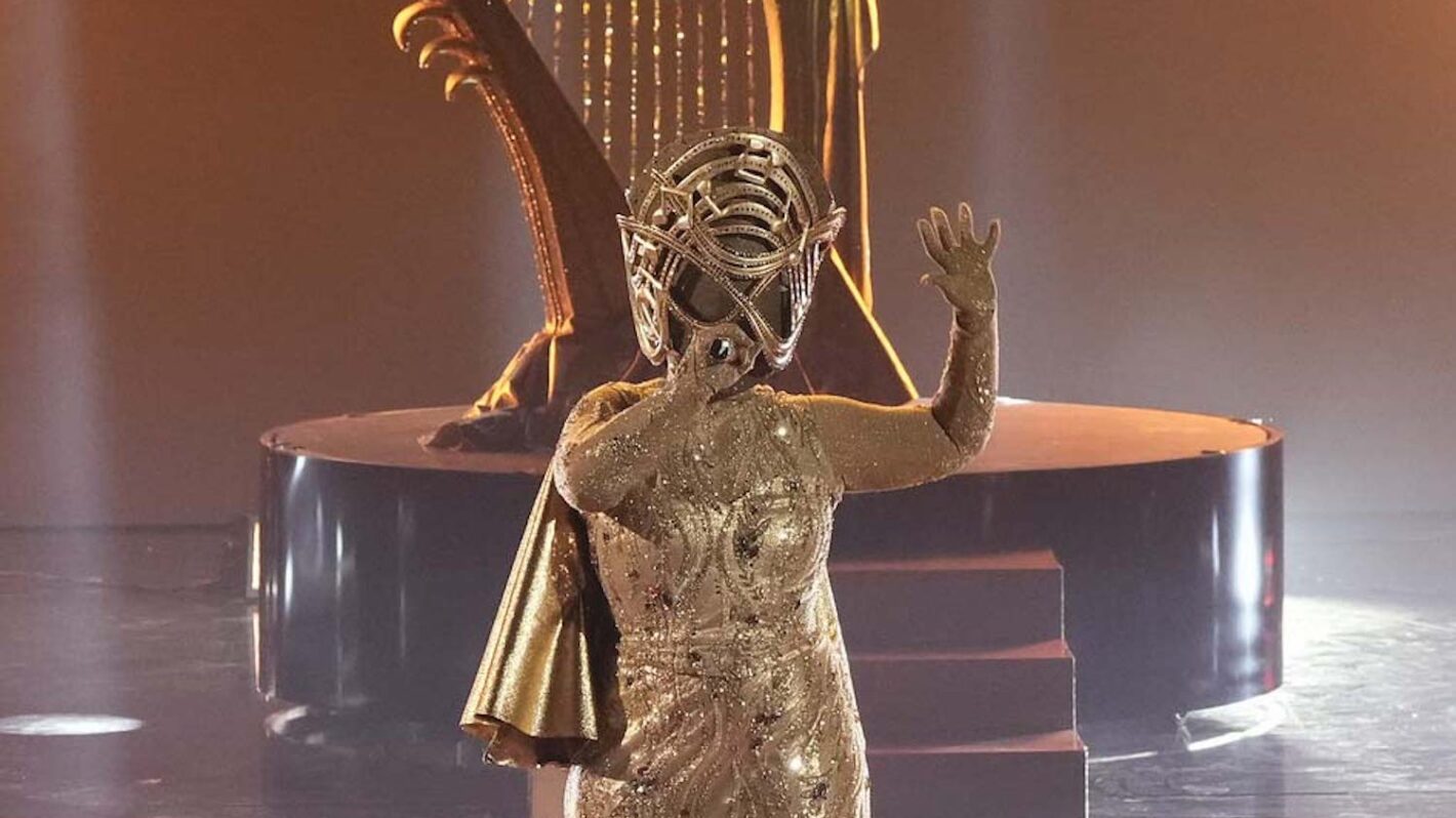 masked singer season 8 winner harp