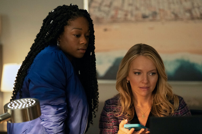 Jazz Raycole as Izzy Letts and Becki Newton as Lorna Crane in 'The Lincoln Lawyer'