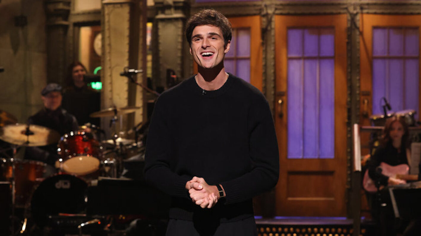 ‘SNL’: Jacob Elordi Monologue Pokes Fun at ‘Saltburn’ & ‘The Kissing ...