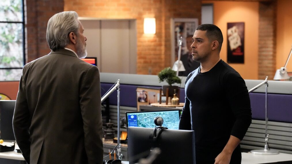 Gary Cole como el agente especial Alden Parker y Wilmer Valderrama como el agente especial Nicholas “Nick” Torres en el estreno de la temporada 21 de 'NCIS'