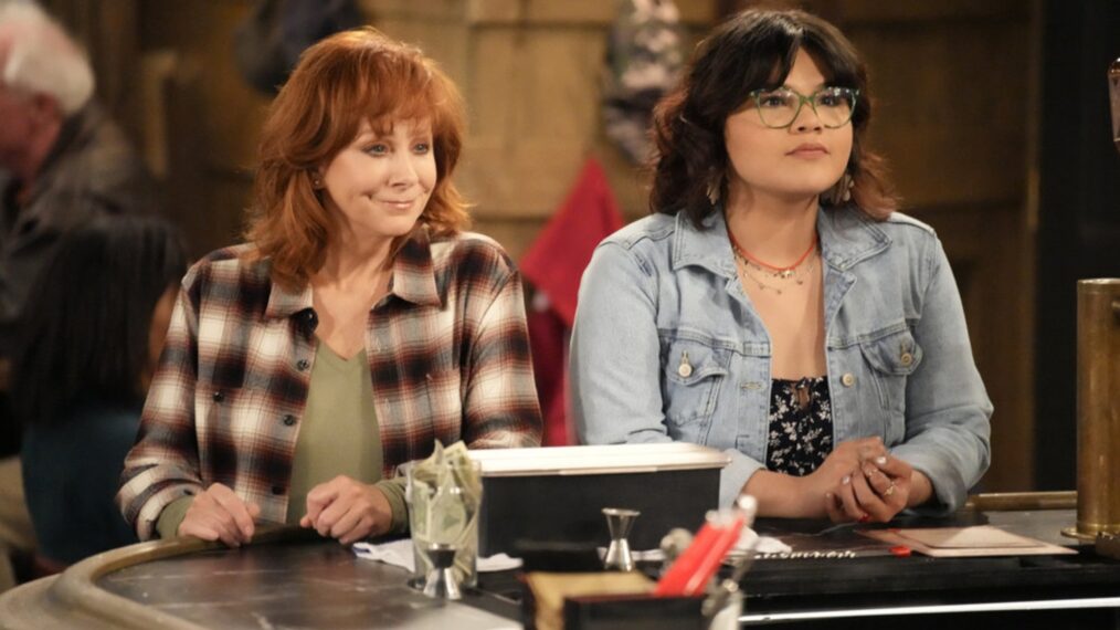 Reba McEntire as Bobbie and Belissa Escobedo as Isabella in Happy's Place pilot