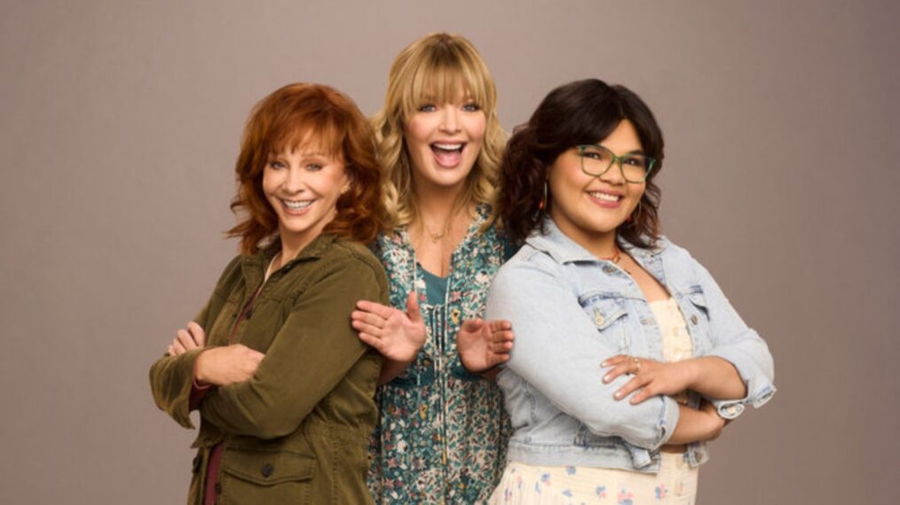 Reba McEntire's New Sitcom 'Happy's Place' — Get Your First Look (PHOTOS)