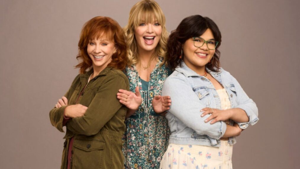 Reba McEntire's New Sitcom 'Happy's Place' — Get Your First Look (PHOTOS)