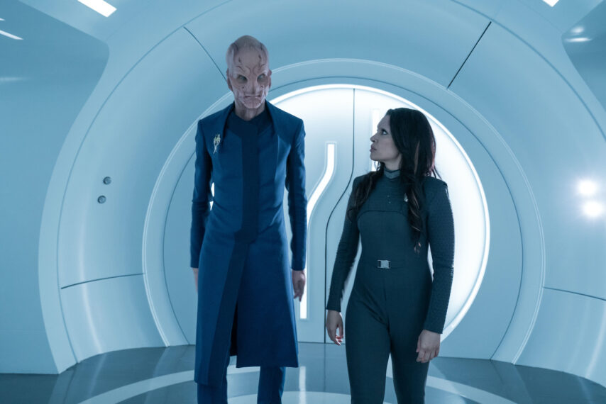 Doug Jones as Saru and Rachael Ancheril as Commander Nhan in Star Trek: Discovery Series Finale 