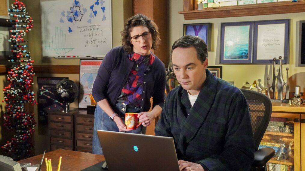 Mayim Bialik and Jim Parsons in 'Young Sheldon's series finale