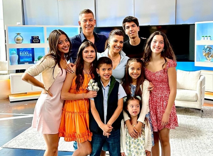 Rachel Campos and Sean Duffy with kids