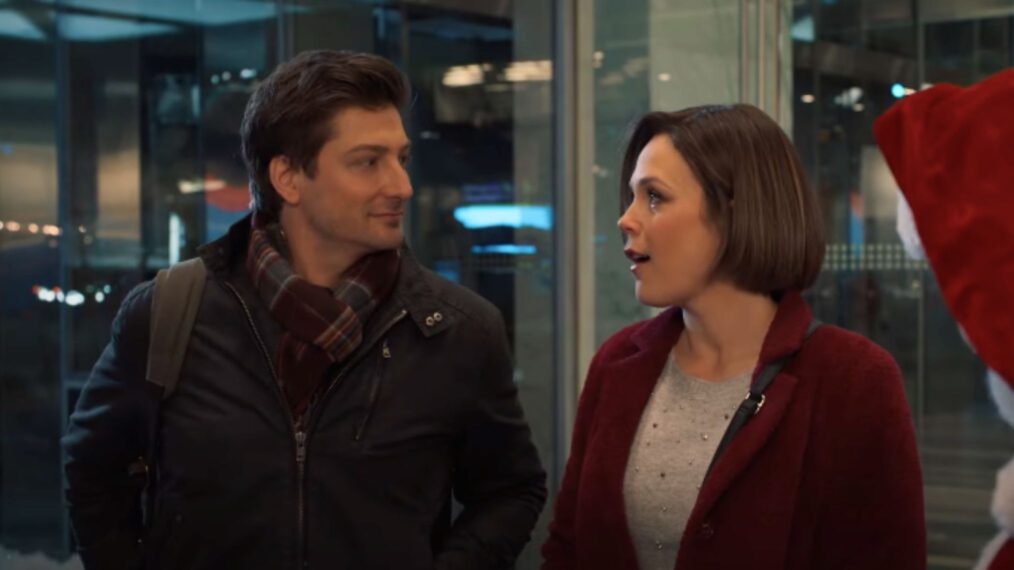 When Calls The Hearts Erin Krakow And Daniel Lissing Reunite In First Look At New Hallmark 7637