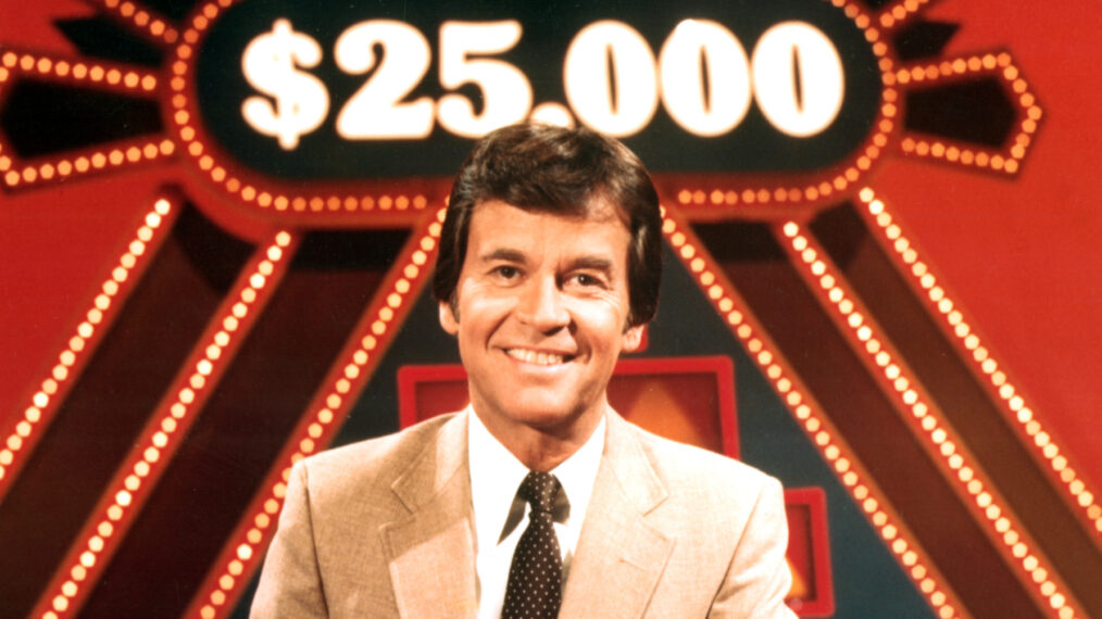 Dick Clark hosts 'The $25,000 Pyramid' in 1982