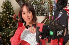 Jennifer Love Hewitt on the set of 'The Holiday Junkie'
