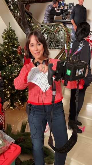 Jennifer Love Hewitt on the set of 'The Holiday Junkie'