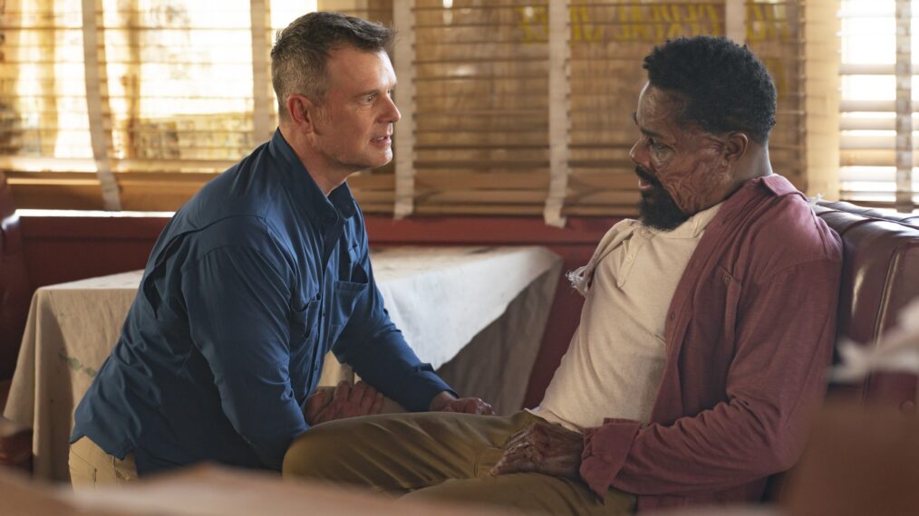 Peter Krause as Bobby and Malcolm-Jamal Warner as Amir in '9-1-1'