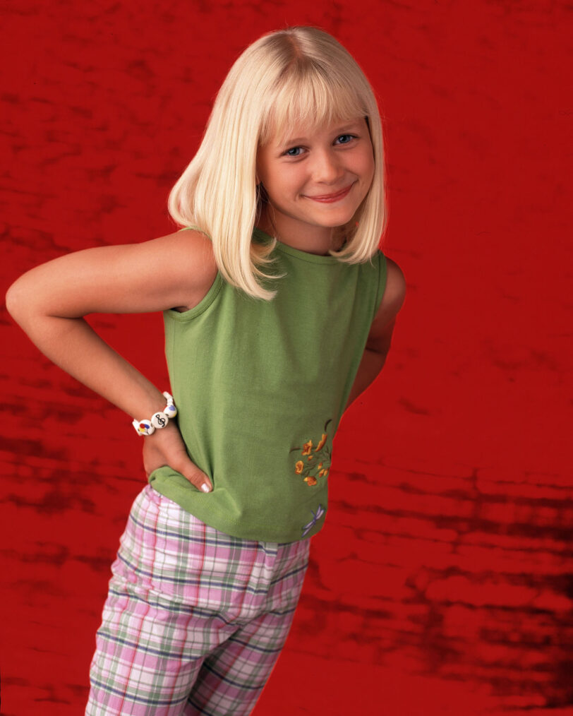 Carly Schroeder as Serena on 'Port Charles'