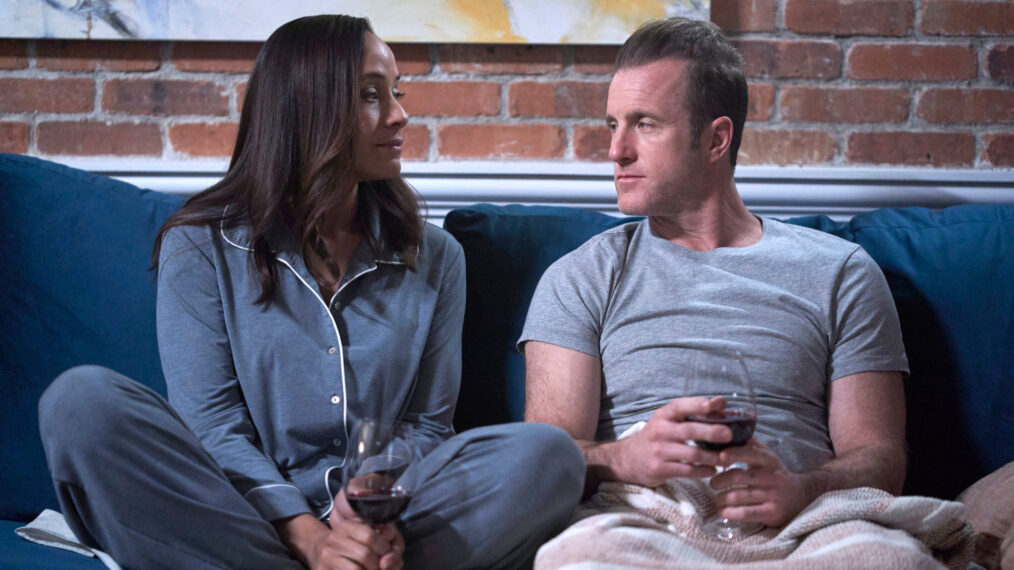 Dania Ramirez & Scott Caan in Alert