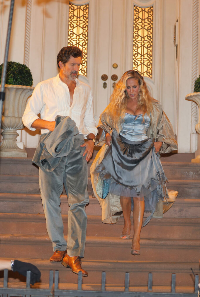 Sarah Jessica Parker and Jonathan Cake are seen filming a scene on the 