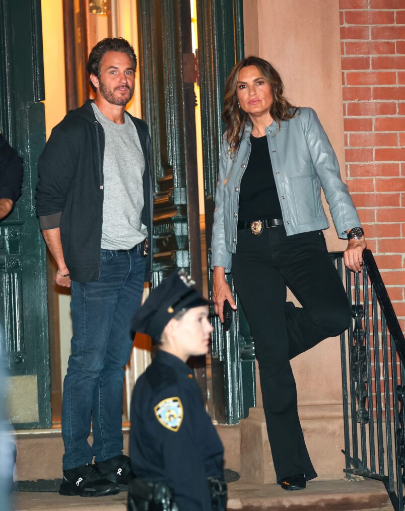 Kevin Kane and Mariska Hargitay on the set of 'Law & Order: SVU' Season 26