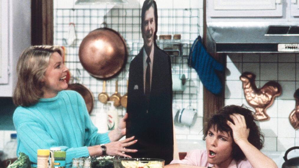 KATE & ALLIE, from left: Jane Curtin, Ronald Reagan (cardboard cutout), Susan Saint James, 1984-1989