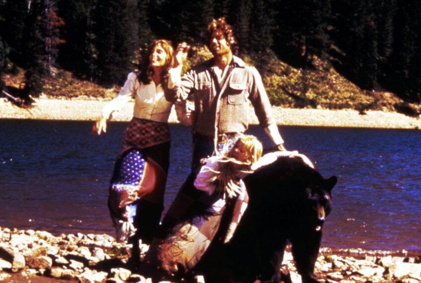 THE ADVENTURES OF THE WILDERNESS FAMILY, Susan Damante-Shaw, Robert Logan, 1975