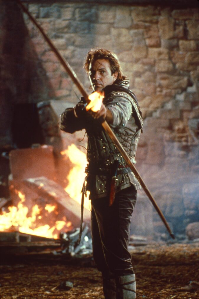 ROBIN HOOD: PRINCE OF THIEVES, Kevin Costner, 1991, © Warner Bros. / courtesy Everett Collection