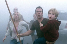 Jeffrey DeMunn, Laurie Holden, Frances Sternhagen, Thomas Jane, and Nathan Gamble in The Mist